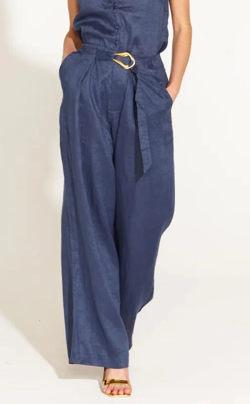 A WALK in the park pants navy